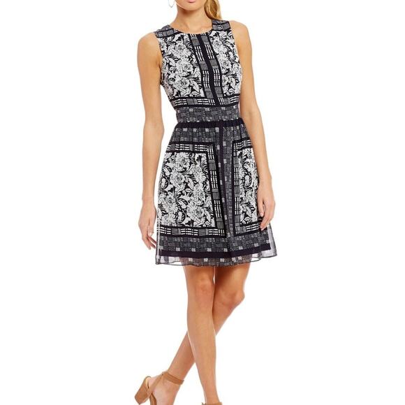 VInce Camuto Navy and White 6 Patterned Floral Short Dress Career Office Classic - Picture 1 of 11